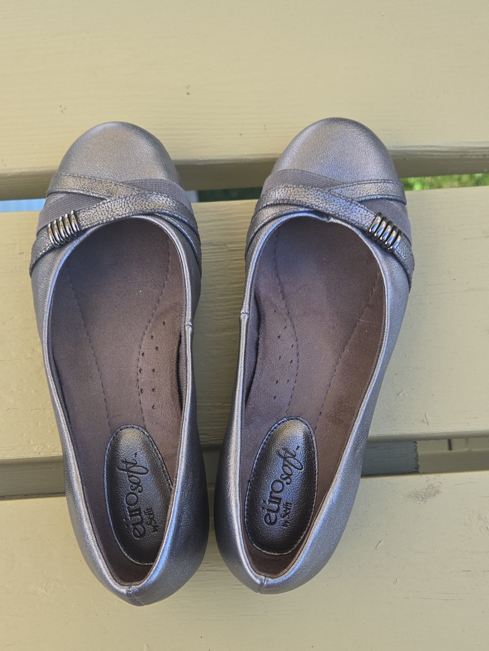 Eurosoft Women's Metallic Gray Ballet Flats
